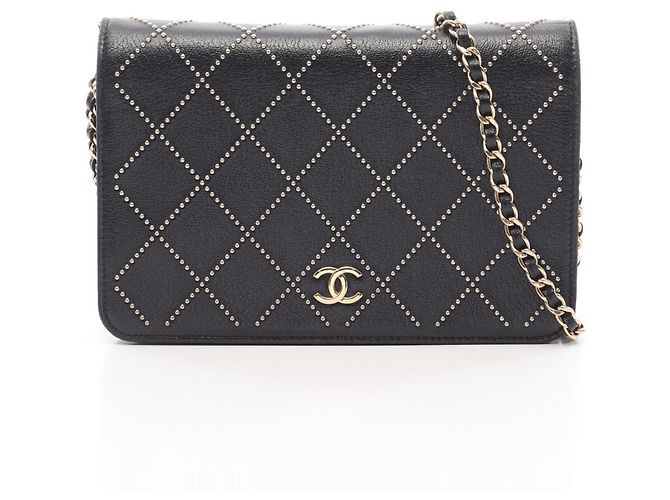 Timeless Borsa a tracolla Chanel Matelassé borchiata Nero