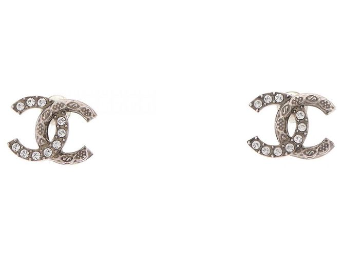 Pendientes de botón Chanel Coco Mark I24A Plata