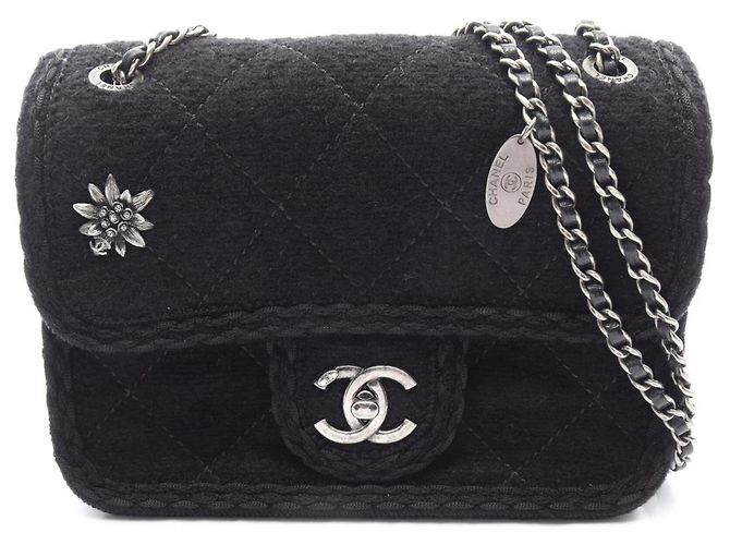 Borsa a tracolla Chanel Matelassé Edelweiss Nero