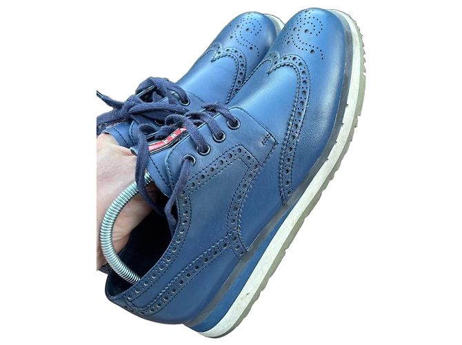 Prada Scarpe stringate Brogue in pelle blu uomo