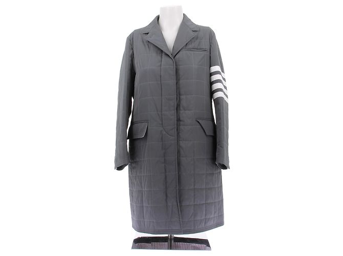Thom Browne Grauer Steppmantel