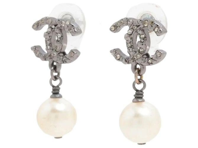Chanel Orecchini in strass argentati e perle sintetiche Argento