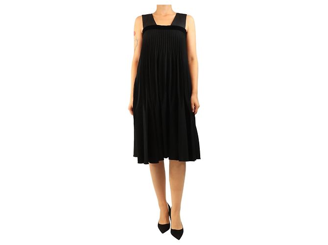 Max Mara Vestido mini plisado negro - size