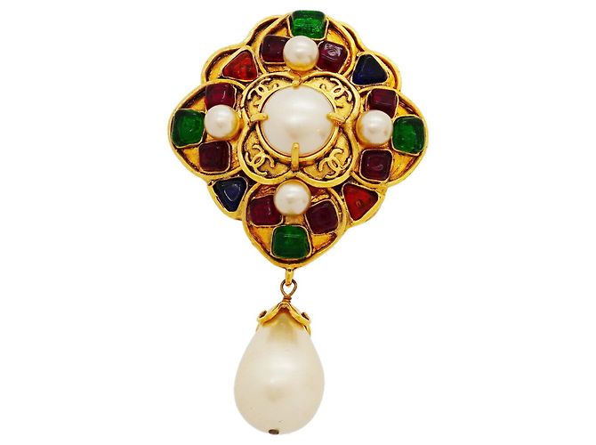 Spilla Chanel placcata oro con perla sintetica e Gripoix Gold Multicolore D'oro