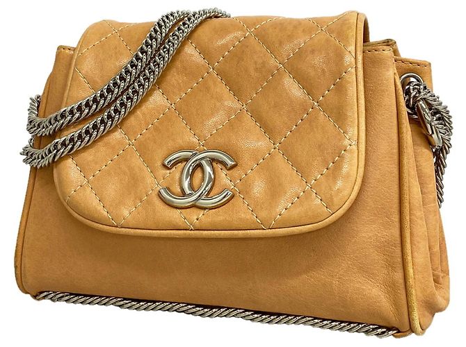 Bolsa de Ombro Chanel Matelassé com Corrente Castanho claro