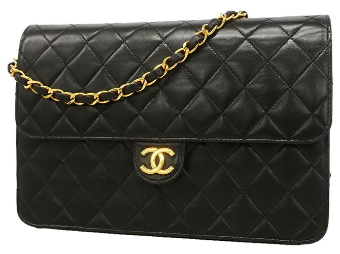 Bolsa de Ombro Chanel Matelassé com Corrente Preto