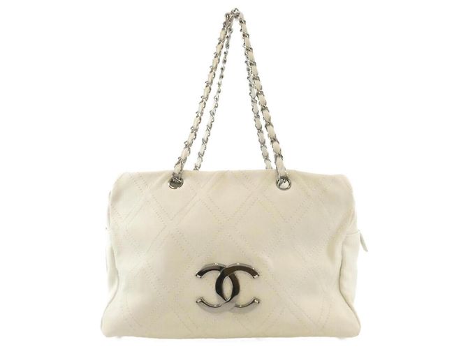 Timeless Bolsa de ombro usada Chanel 32455 Branco