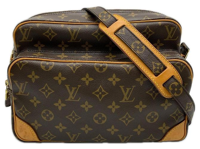 Bolsa de Ombro Nile Monogram Louis Vuitton Marrom Bege