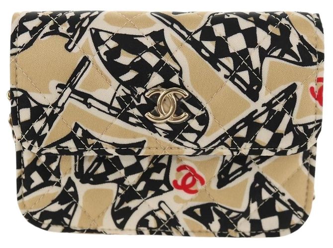 Porta-cartões com aba e corrente Chanel em tela impressa acolchoada Bege