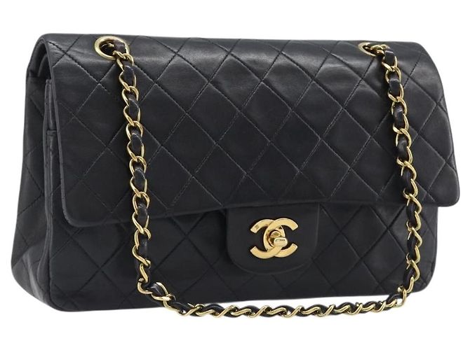 Bolsa de ombro CHANEL Chain Matelasse 25 em pele de cordeiro preta e dourada CC Auth 200542SAM Preto Dourado