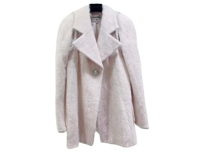 Abrigo Chanel de lana rosa