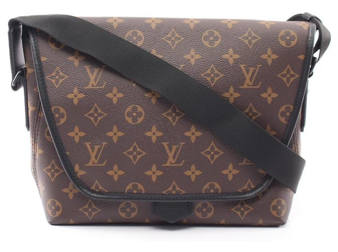 Louis Vuitton Magnetic Messenger Monogram Macassar Shoulder Bag Brown Black