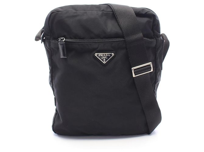 Borsa a tracolla Prada con logo triangolare in nero