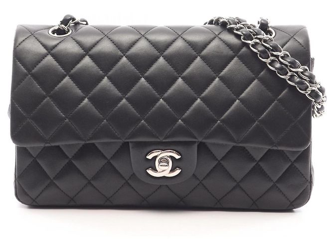 Borsa a tracolla Chanel Matelassé Double Flap Nero