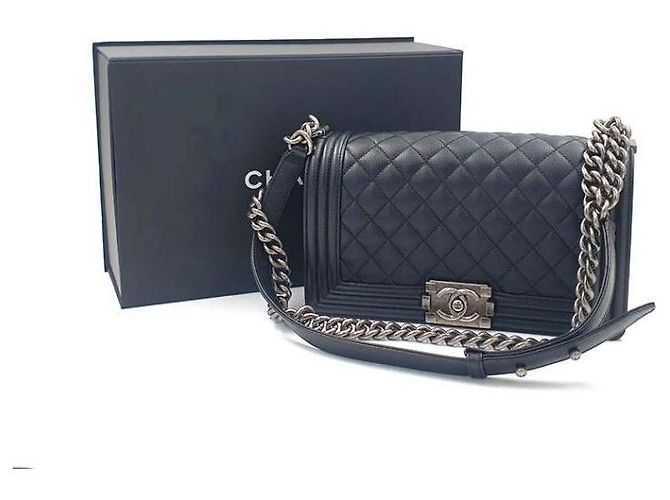Chanel Caviar Boy Bag Medium Noir