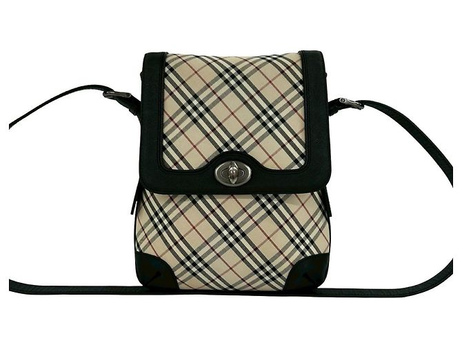 Bolsa de Ombro Burberry em Lona e Couro com Padrão Nova Check e Fecho Turnlock Preto Bege