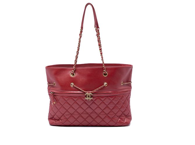 Bolsa Tote Chanel Red CC em couro de bezerro acolchoado com zíper frontal, cordão de ajuste e corrente Vermelho