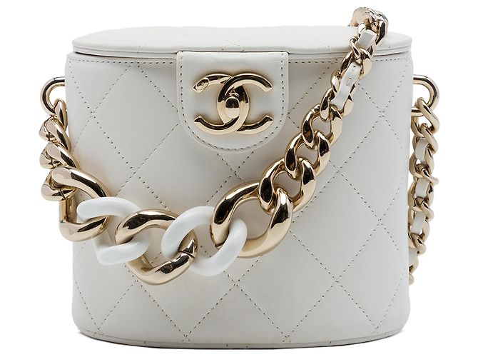Chanel Vanity Case Elegante em Pele de Cordeiro Branco com Corrente CC