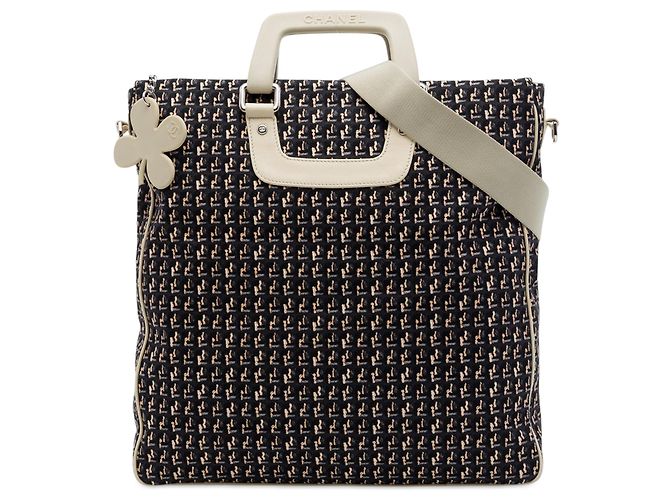 Borsa Tote Verticale Chanel Black CC Canvas Clover Nero