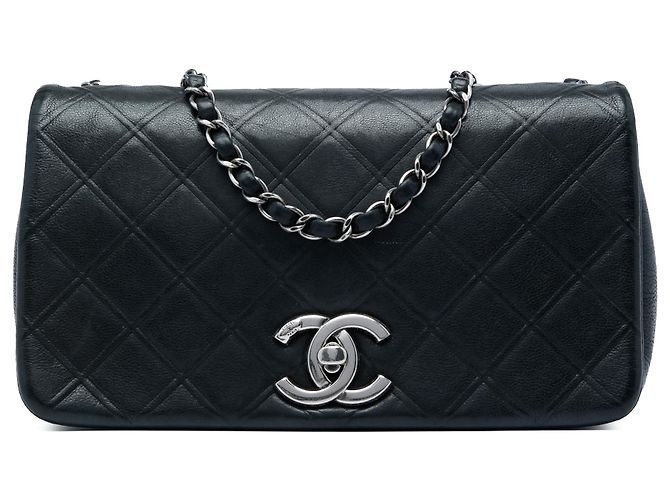Chanel Black Medium Diamond Embossed Calfskin New Chic Flap Noir