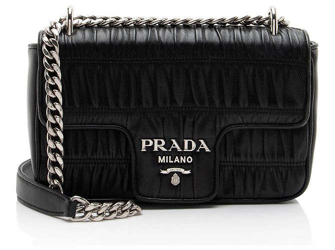 Bolsa de aba pequena Prada Nappa Gaufre com corrente Preto