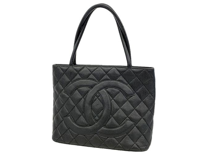 Saco Tote Chanel em couro de bezerro granulado preto