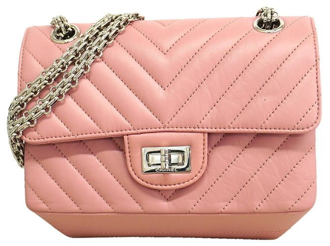 Bolso de hombro Chanel de piel rosa