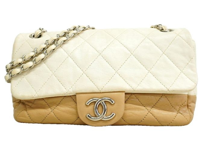 Bolsa de Ombro Chanel Matelassé Marrom Branco