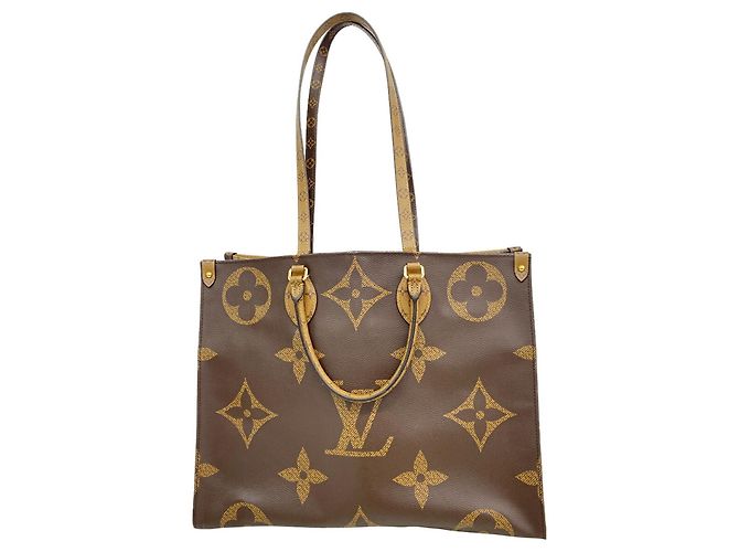 Saco Tote Louis Vuitton Monogram Giant Reverse OnTheGo GM Marrom