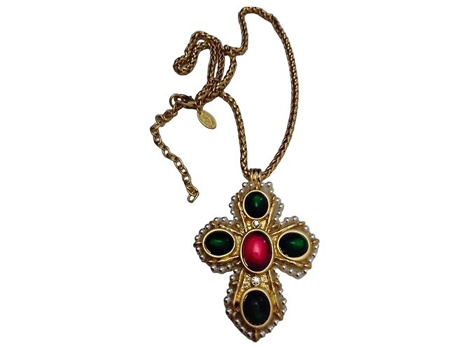 Collana Chanel con Pendente a Croce e Perle Rosso D'oro Verde
