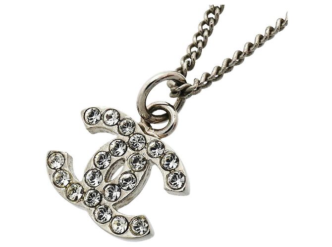 Colar Chanel Prateado com Strass Prata