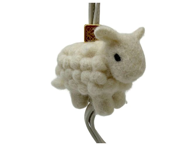 Pingente de mala em couro marfim Loewe Cru