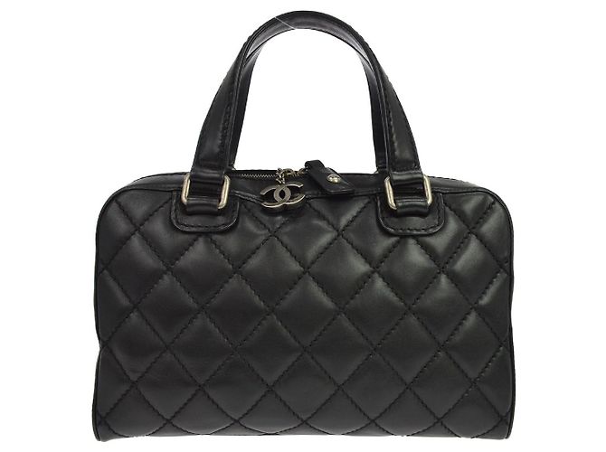 Borsa Chanel Wild Stitch in vitello matelassé Nero