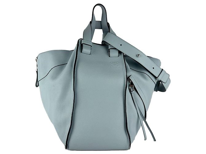 Loewe Hammock Medium Lederhandtasche Hellblau