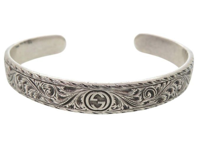 Gucci Interlocking G Lion Head Silver Bangle Silvery