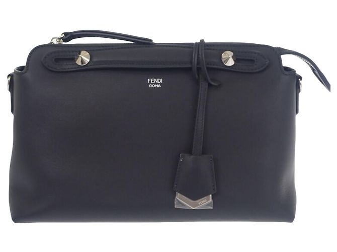 Borsa By The Way Fendi Medium in pelle nera Nero