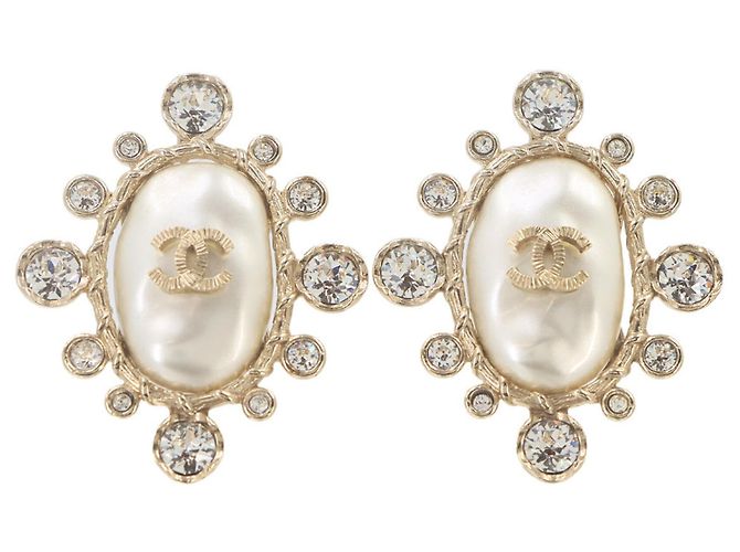 Brincos Chanel Coco Mark de pérolas falsas e strass Branco Dourado