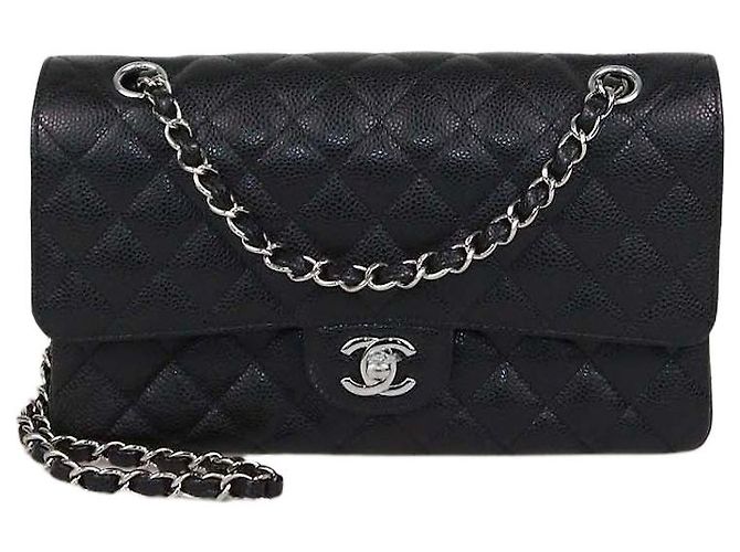 Borsa Chanel Medium Classic Double Flap in pelle caviar matelassé nera Nero