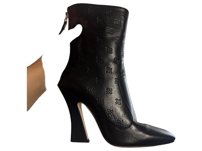 Fendi Lederstiefel Schwarz mit Monogramm