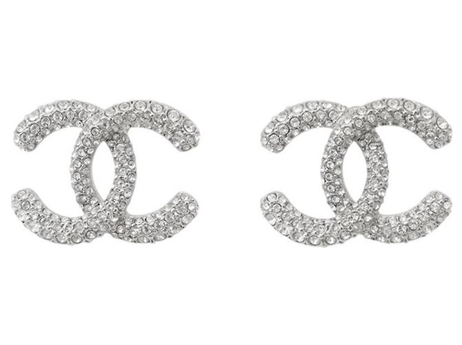 Pendientes de botón Chanel con strass