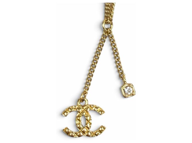 Collar Chanel Coco Mark acolchado con strass Dorado