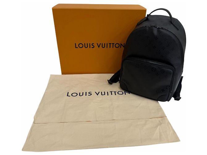 Louis Vuitton Monogram Midnight Canvas Discovery Cargo Backpack Black