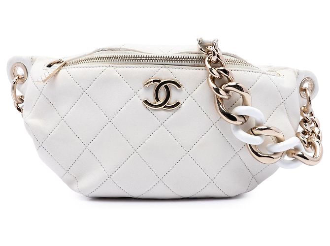 Bolsa de cintura elegante Chanel em couro de bezerro acolchoado branco CC Fora de branco