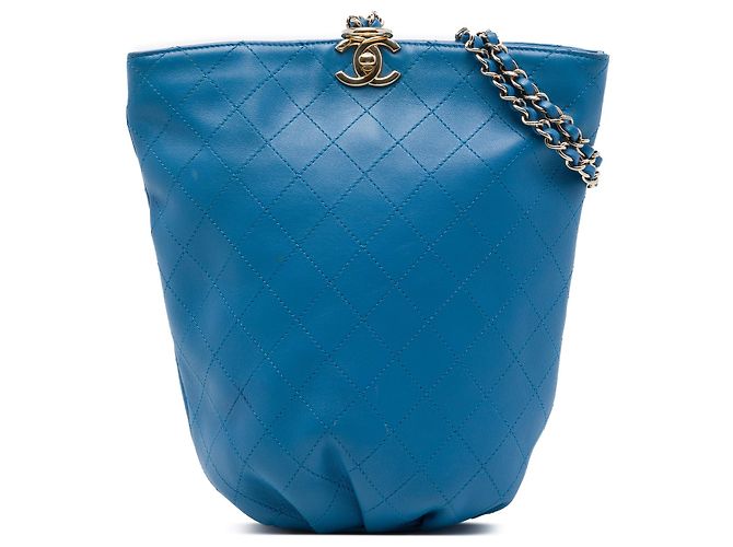Chanel Blue CC gesteppter Kalbsleder-Bucket-Rucksack Blau