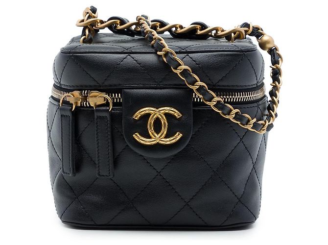 Chanel Pequena Vanity Case em Pele de Bezerro Matelassê Preta com Corrente e Barra Preto