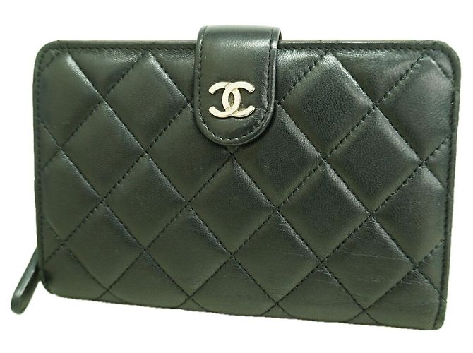 Chanel Matelassé Lambskin Wallet Black