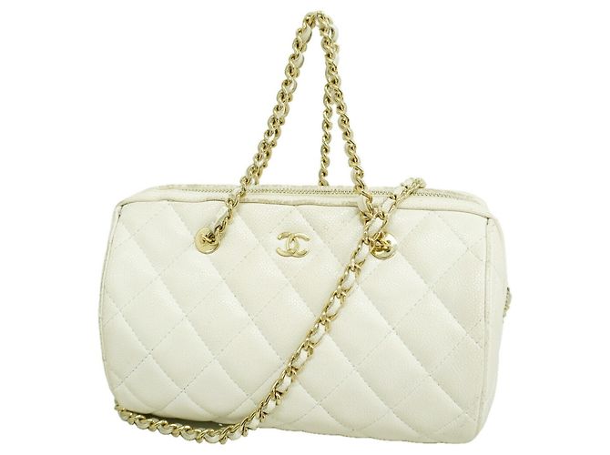 Bolsa de Ombro Chanel Matelassé com Corrente Branco