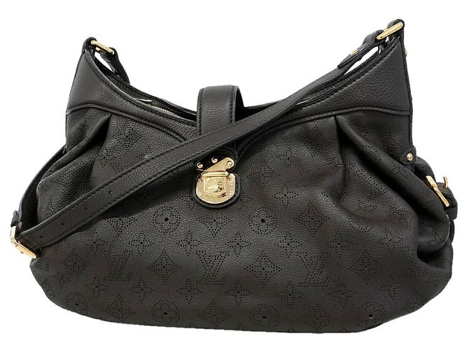 Bolsa de Ombro Louis Vuitton Mahina XS