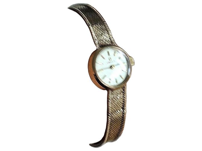 Orologio Omega da donna in oro giallo 9k D'oro