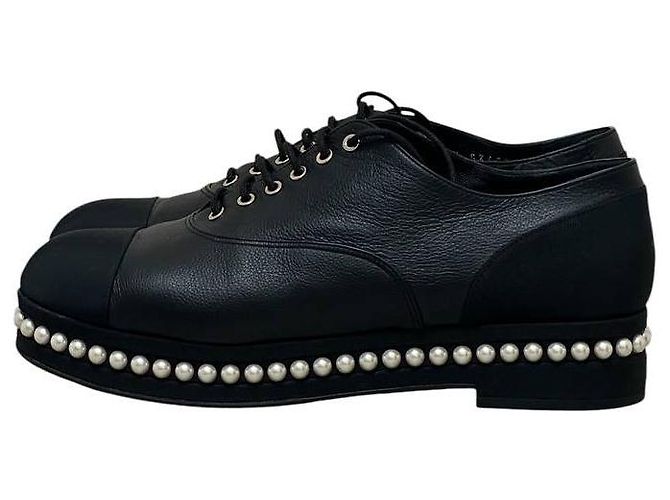 Sneakers platform Chanel 2017 in pelle nera e perle Sz.41 usate